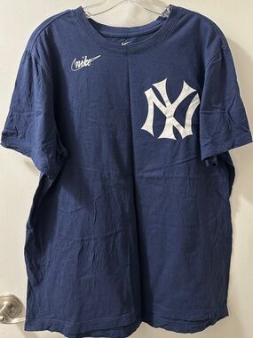 Nike Navy and White 'The Nike Tee' Logo T‑Shirt